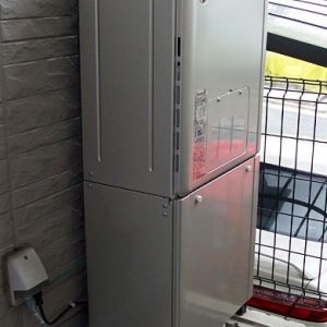 神奈川県川崎市川崎区T様 YR545 ハーマン製元止式小型湯沸器の新規取付工事