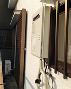 東京都調布市M様 RVD-E2001SAW2-1 リンナイ製ガス給湯暖房機とTOTO製ピュアレストEXの取替交換工事